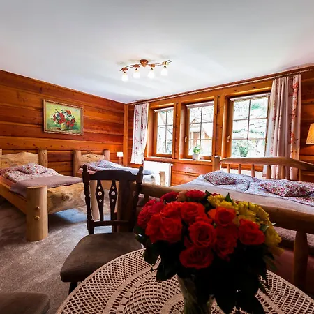 Rum i privatbostad Willa Gazdowka Noclegi Szklarska Poreba Sniadania Wanna Termalna