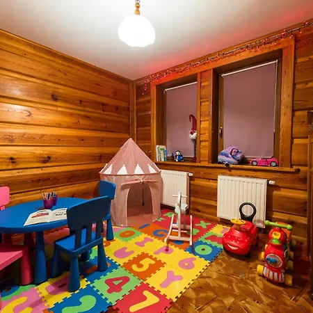 Willa Gazdowka Noclegi Szklarska Poreba Sniadania Wanna Termalna * שצ'קלארסקה פוראובה